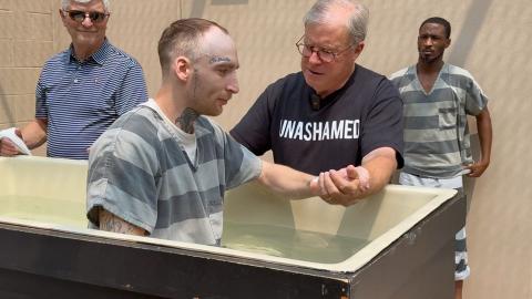 prisonbaptism_hdv.jpg